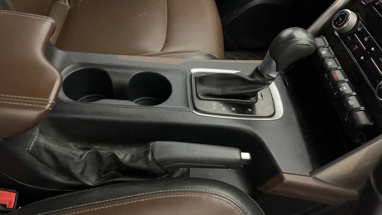 Central console and gear lever of a Mahindra Scorpio-N