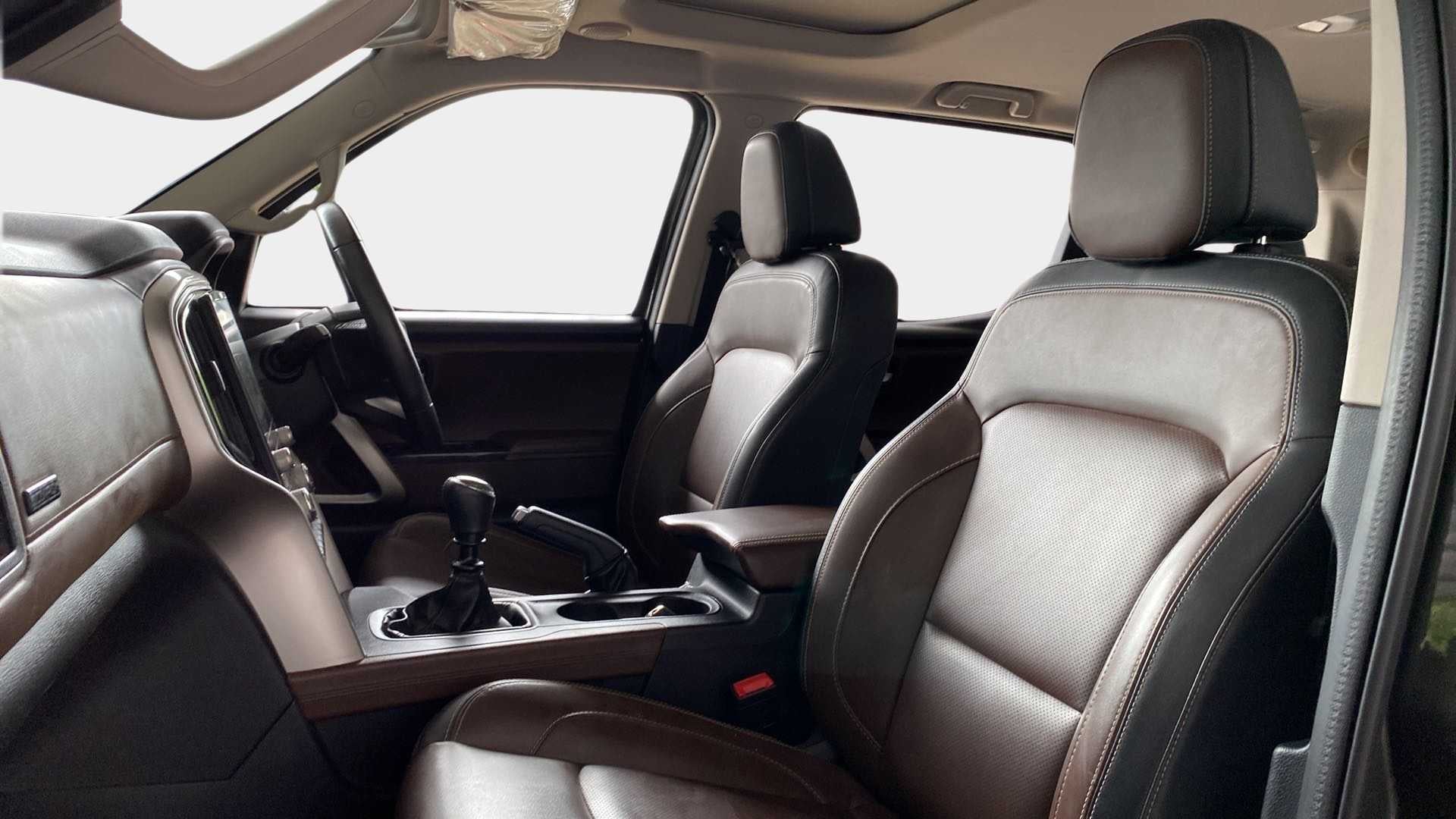 Front interior seats and dashboard of a Mahindra Scorpio-N