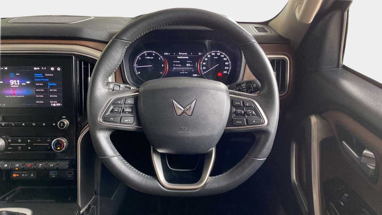 Dashboard and steering wheel of a Mahindra Scorpio-N