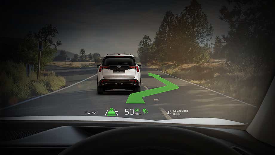 Heads-up display of a Mahindra XEV 9S