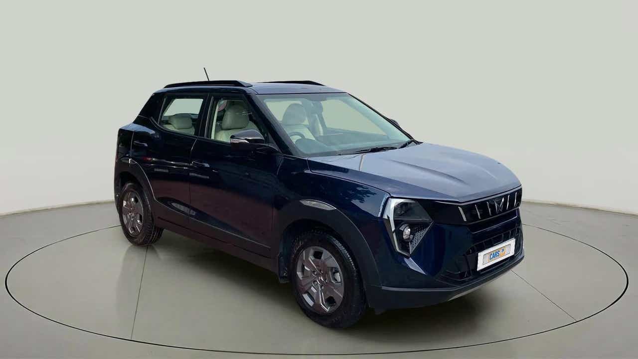 Front three-quarter view of a Mahindra XUV 3XO