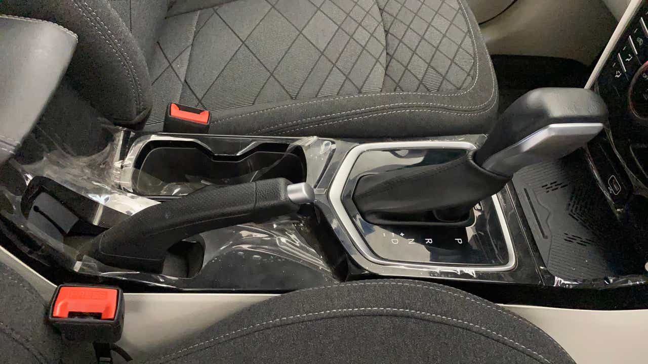 Center console and gear lever of a Mahindra XUV 3XO