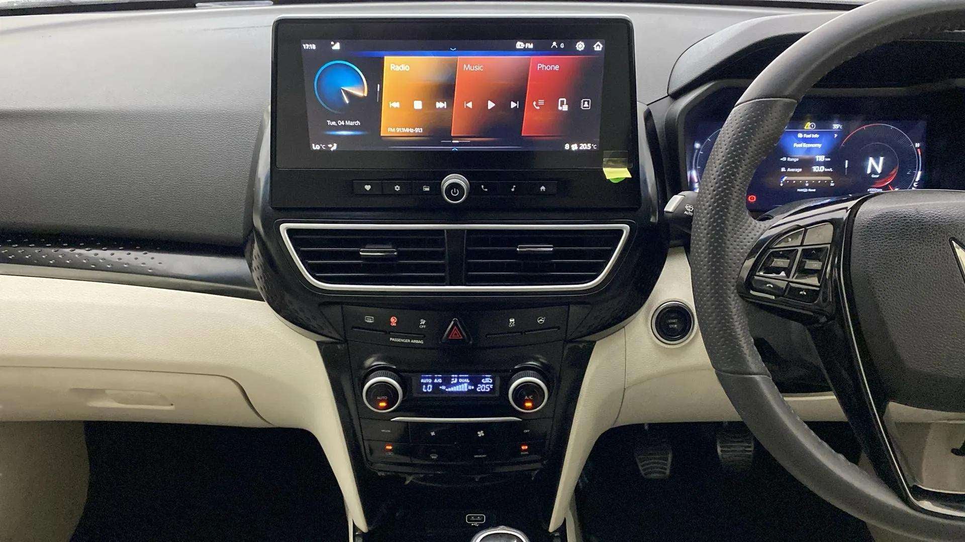 Dashboard and infotainment system of a Mahindra XUV 3XO