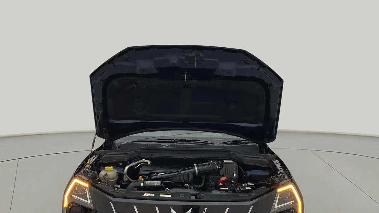 Engine bay view of a Mahindra XUV 3XO