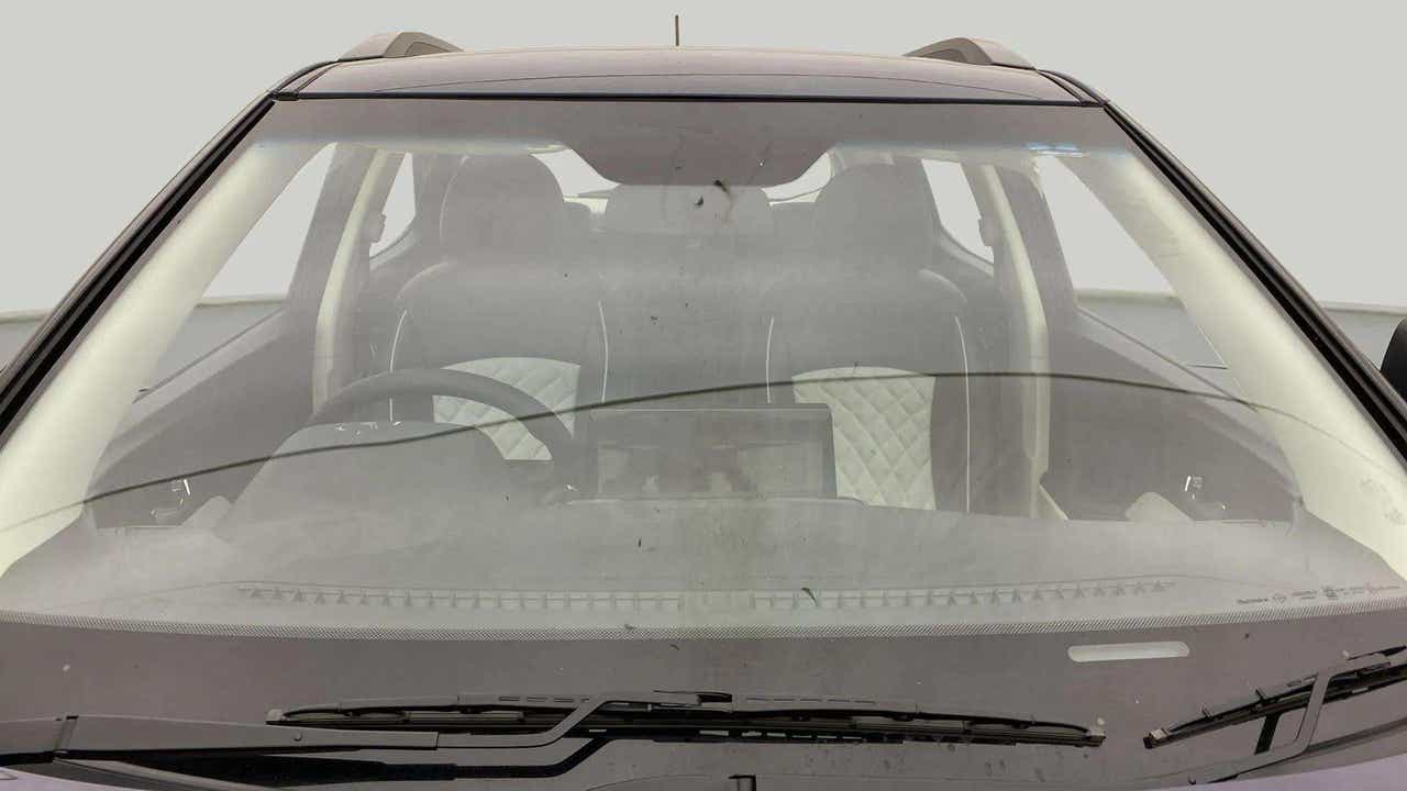 Dashboard and front seats view of a Mahindra XUV 3XO