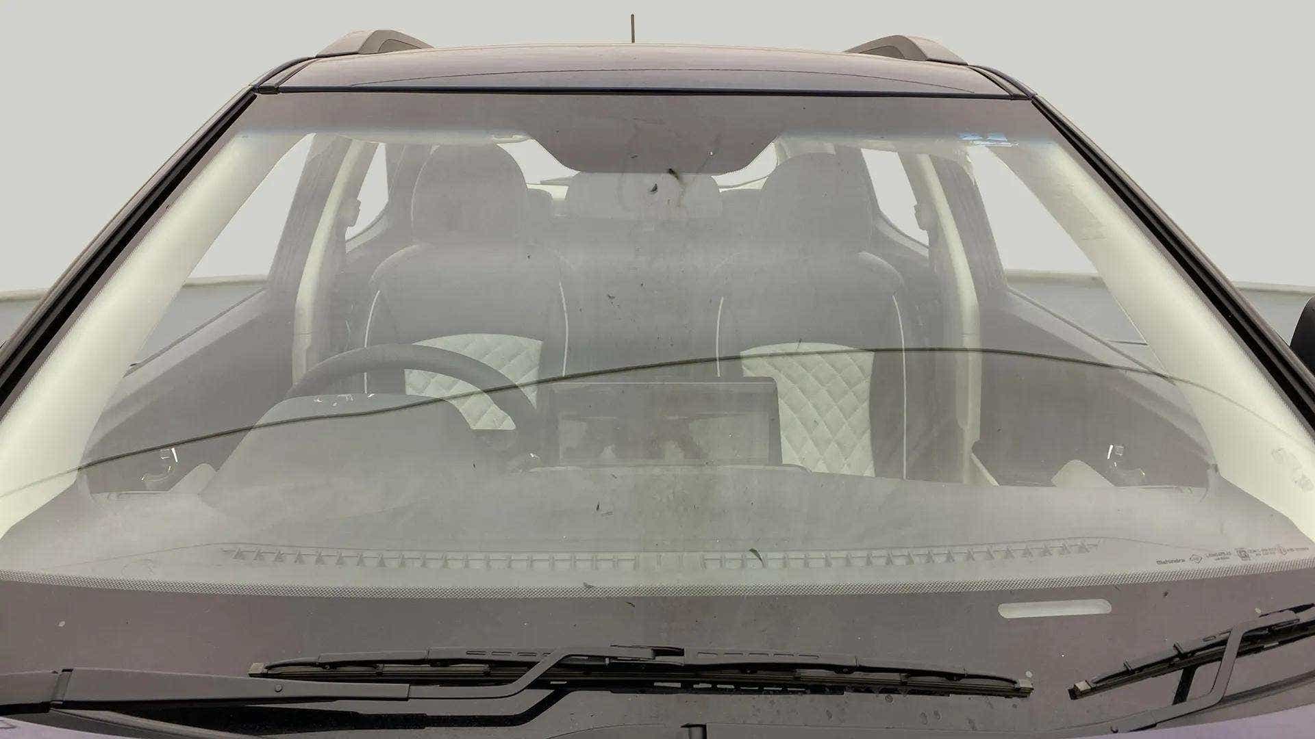 Dashboard and front seats view of a Mahindra XUV 3XO