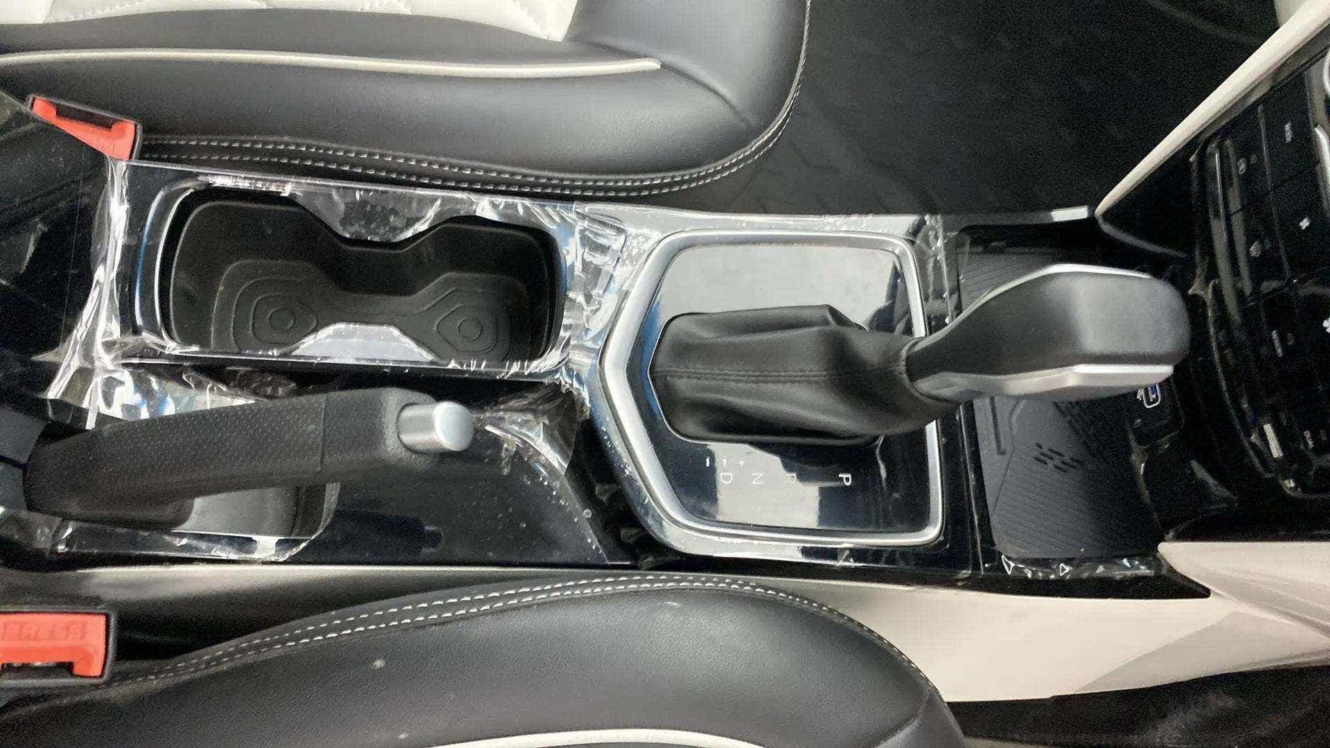 Center console and gear lever of a Mahindra XUV 3XO