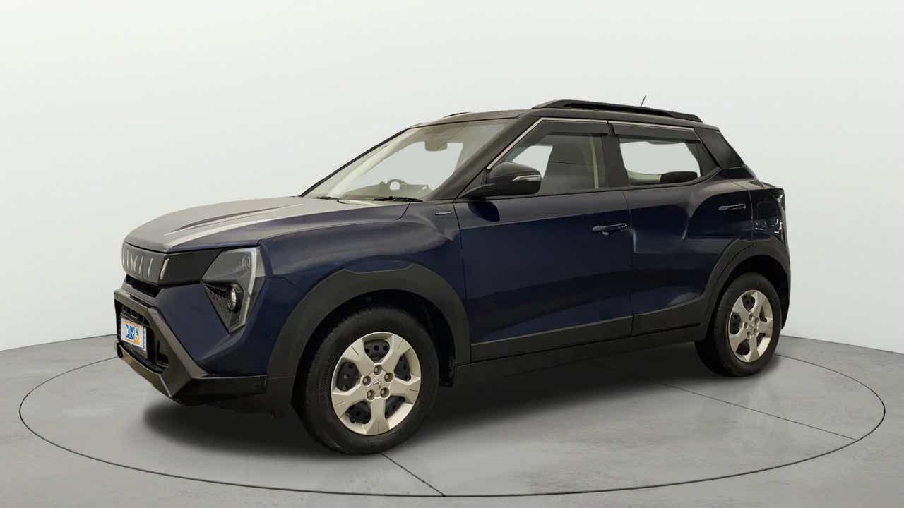 Front three-quarter view of a Mahindra XUV 3XO