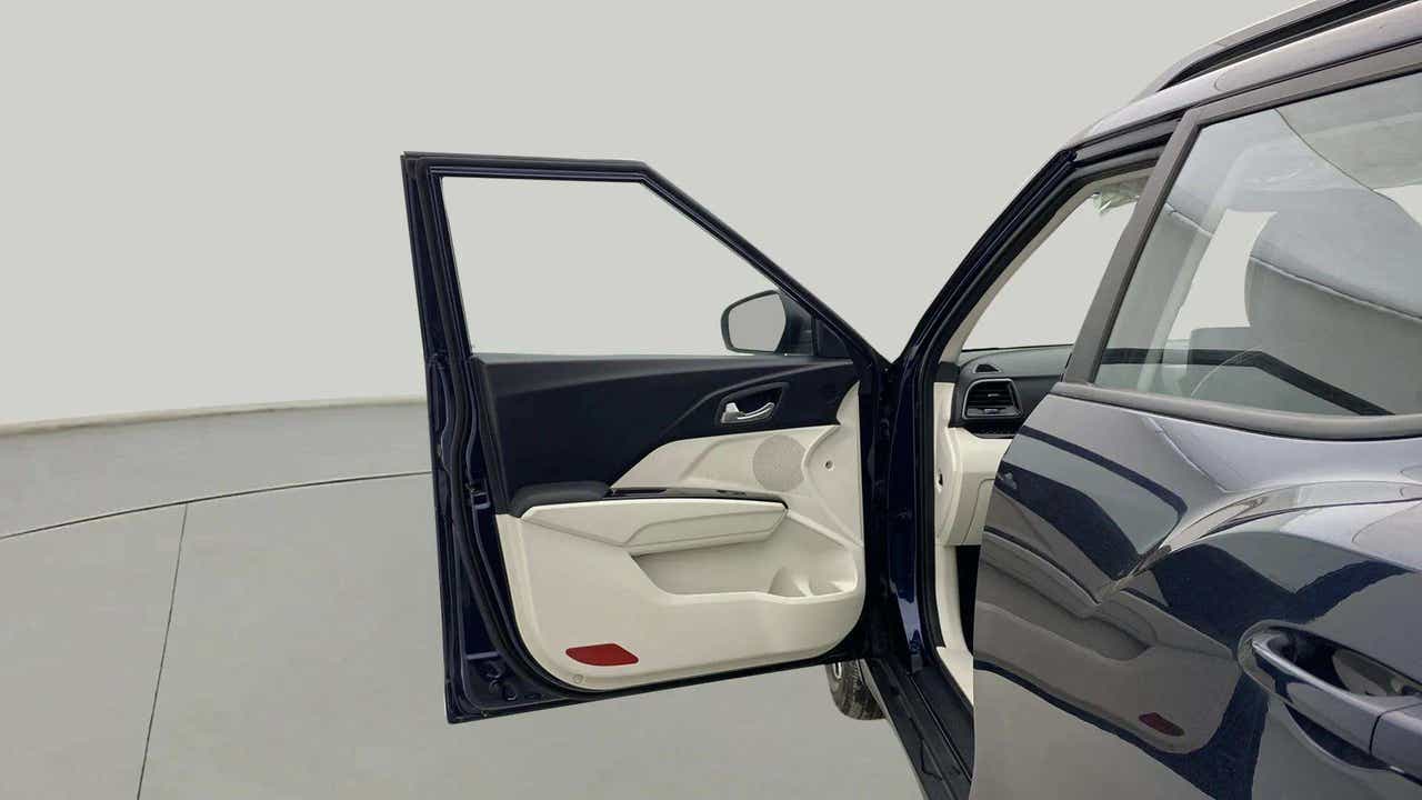 Front door interior view of a Mahindra XUV 3XO