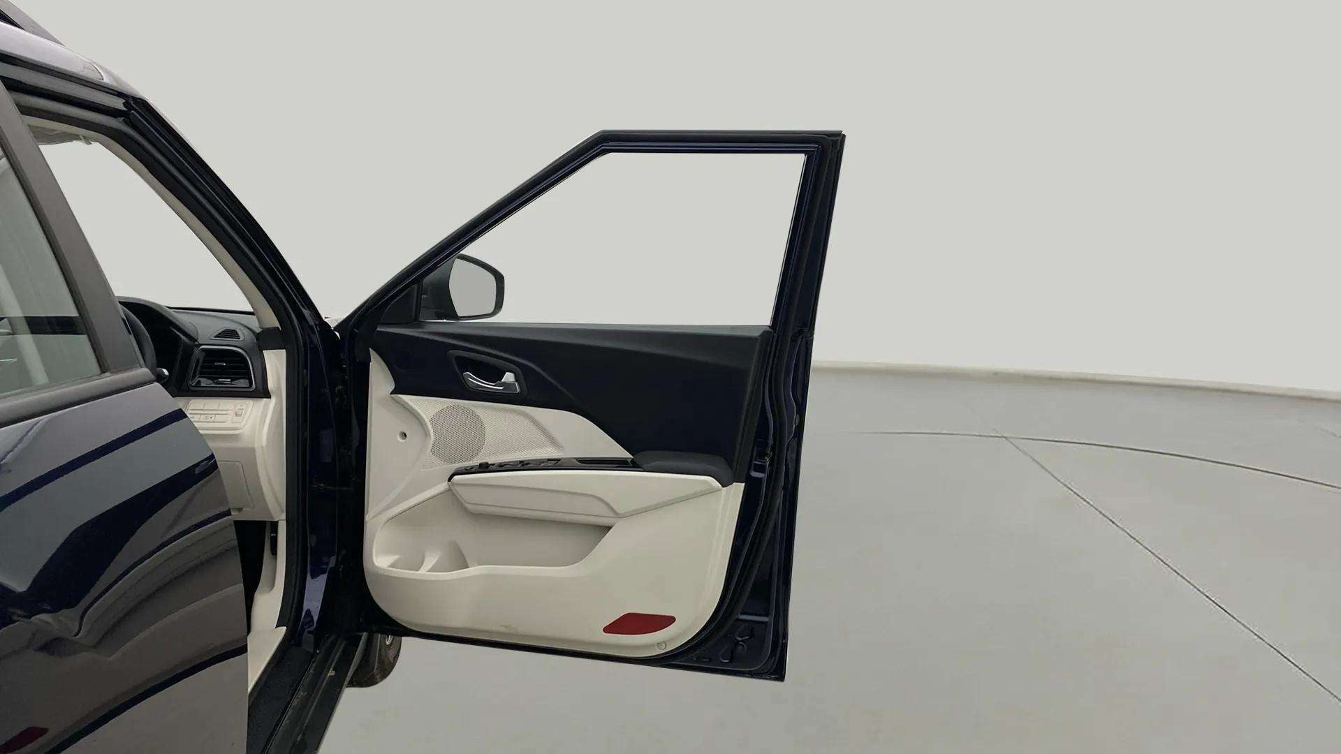 Driver side door interior of a Mahindra XUV 3XO