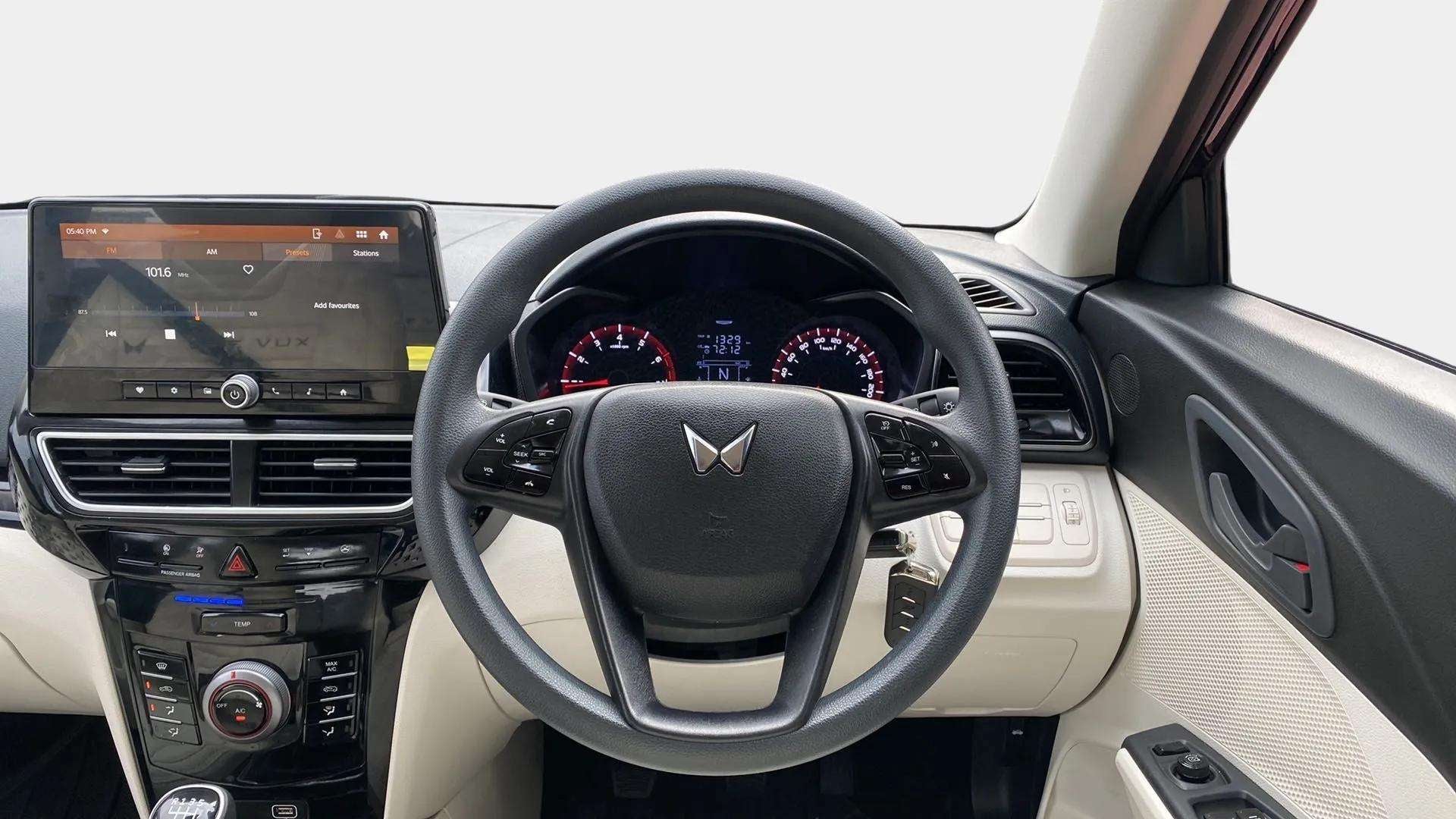 Dashboard and steering wheel of a Mahindra XUV 3XO