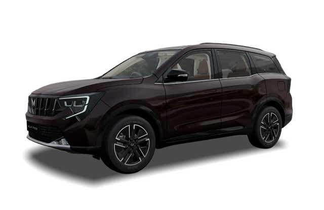 XUV 7XO Car Image