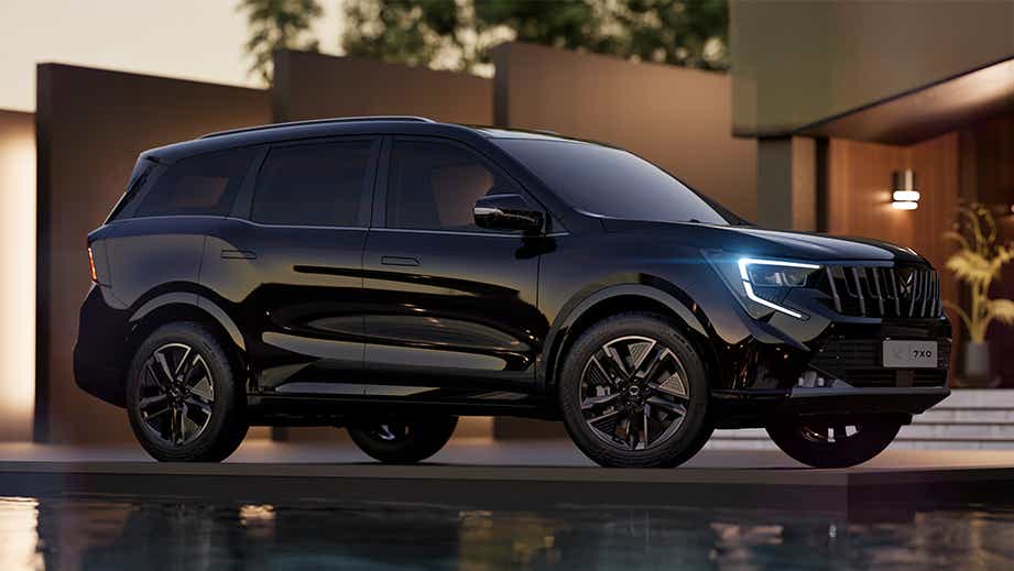 Side profile of Mahindra XUV 7XO
