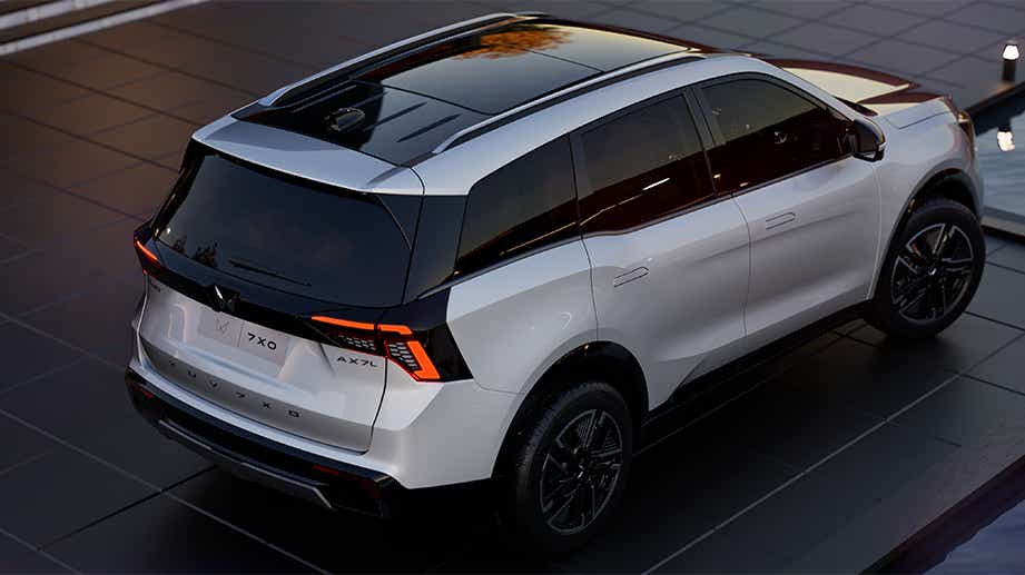Rear three-quarter of Mahindra XUV 7XO