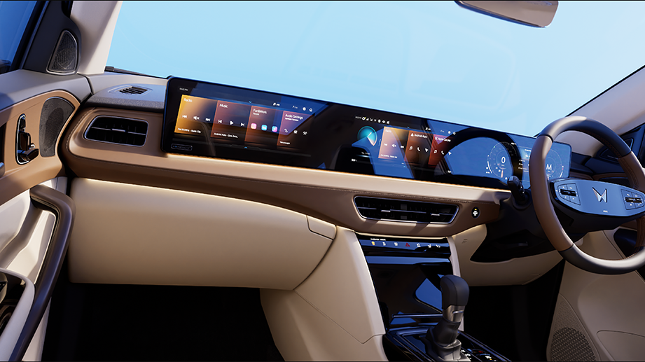 Dashboard and steering wheel of Mahindra XUV 7XO