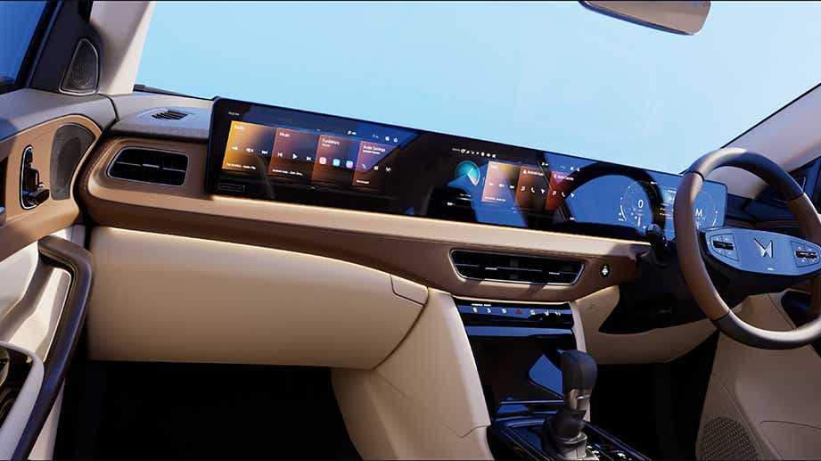 Dashboard and steering wheel of Mahindra XUV 7XO