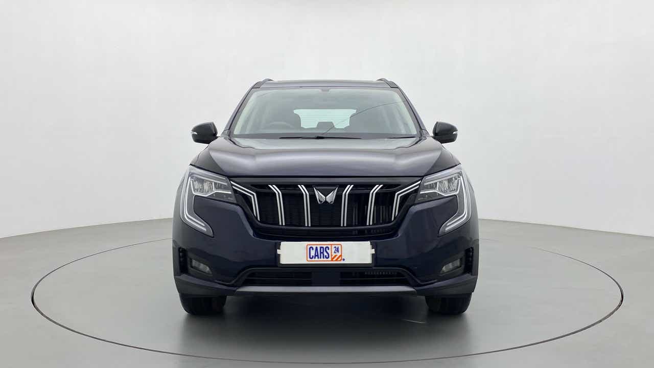 Front view of a Mahindra XUV700