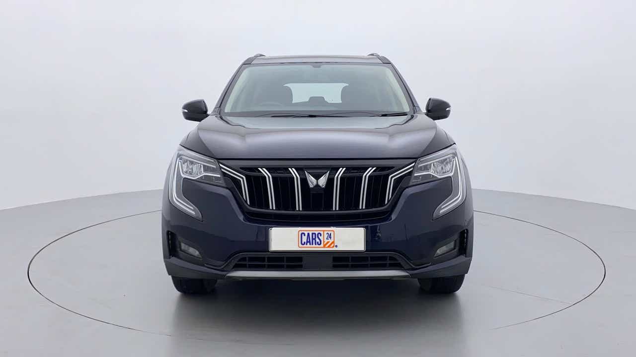 Front view of a Mahindra XUV700