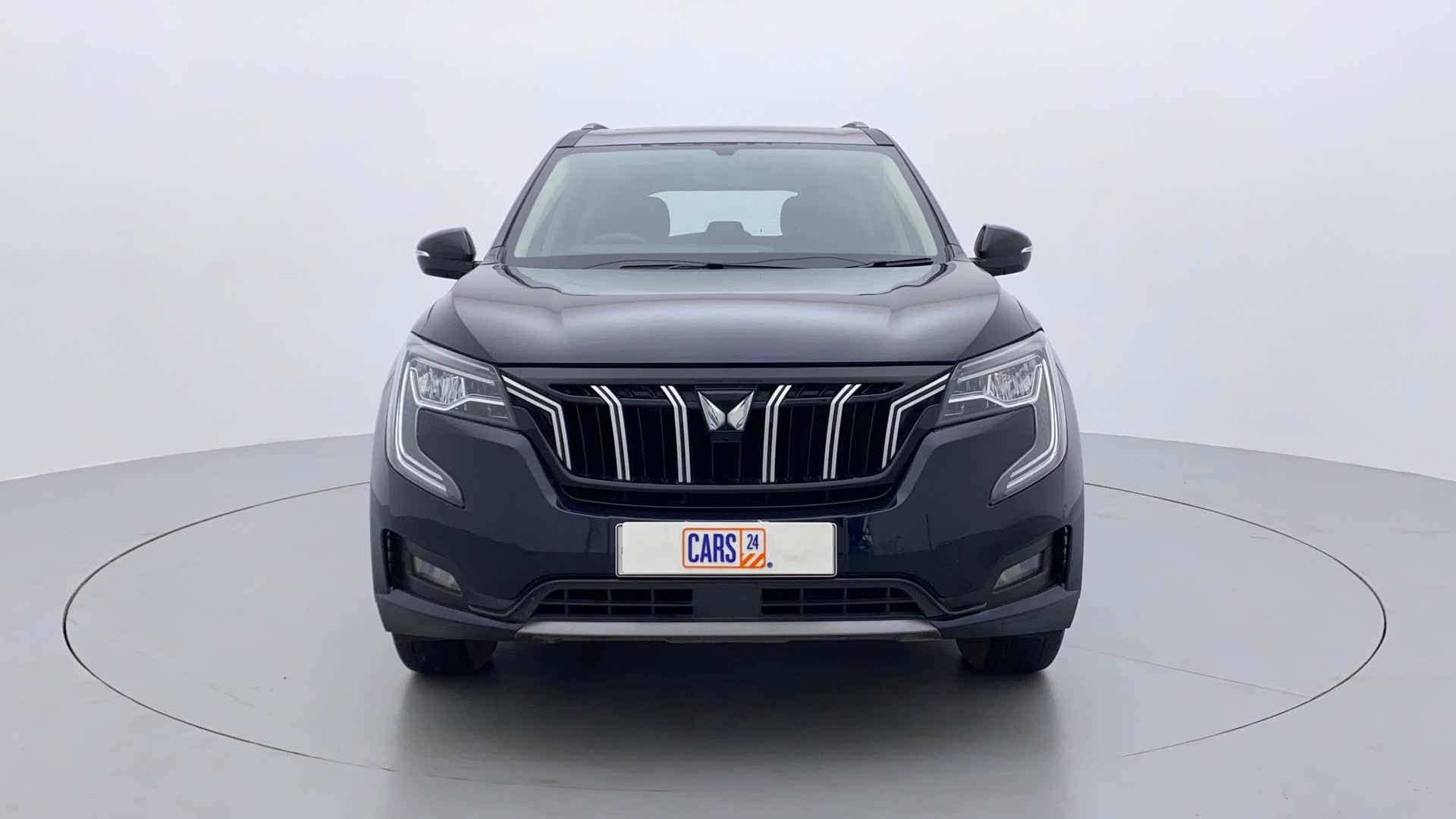 Front view of a Mahindra XUV700