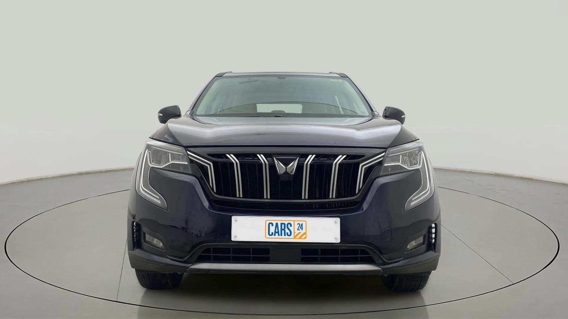 Front view of a Mahindra XUV700