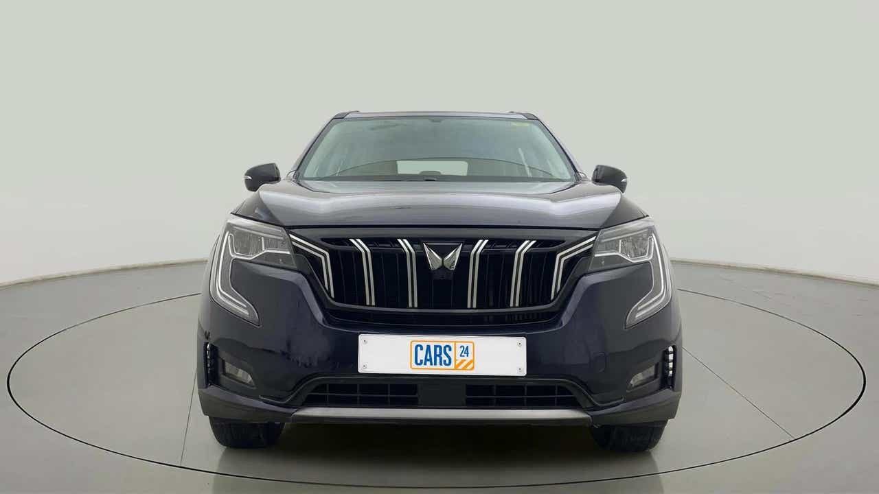 Front view of a Mahindra XUV700