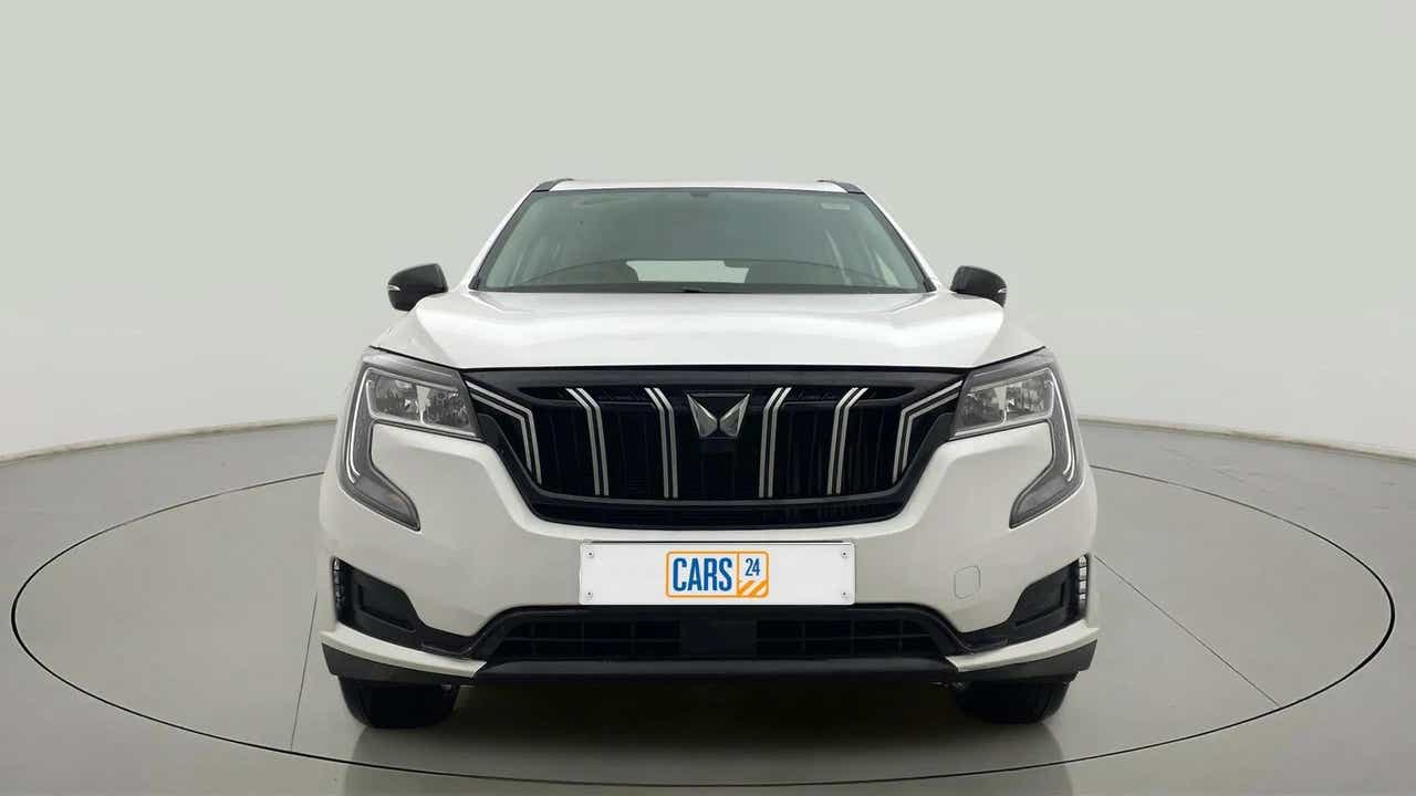 Front view of a Mahindra XUV700
