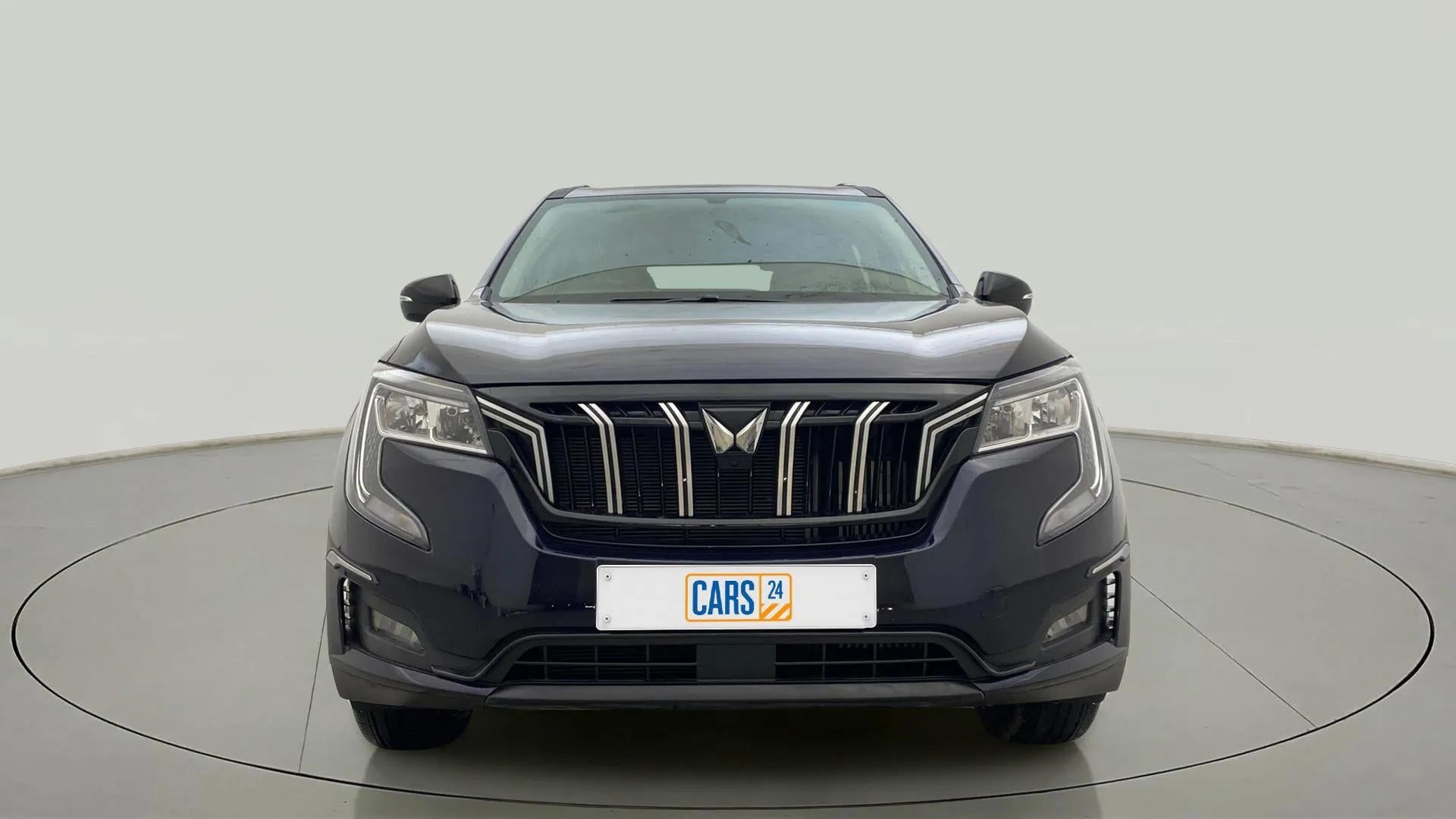 Front view of a Mahindra XUV700