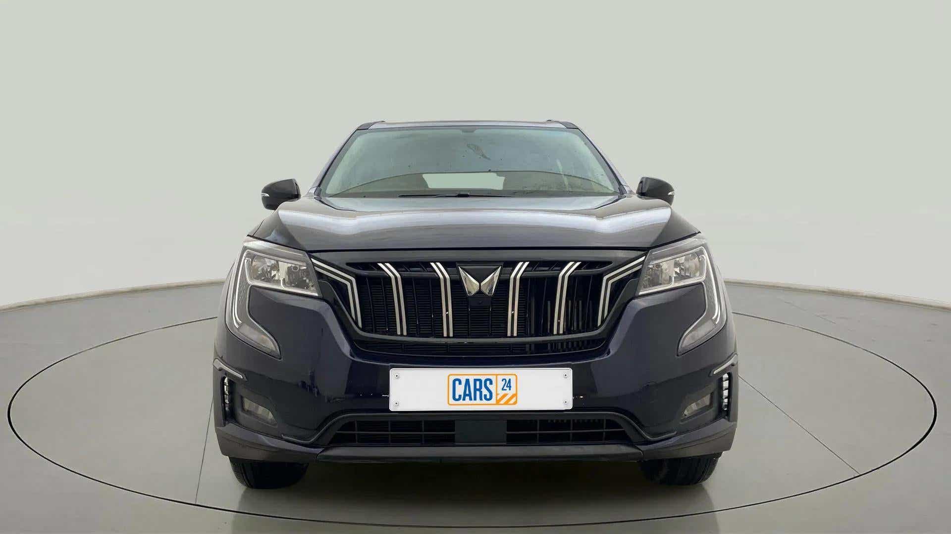 Front view of a Mahindra XUV700