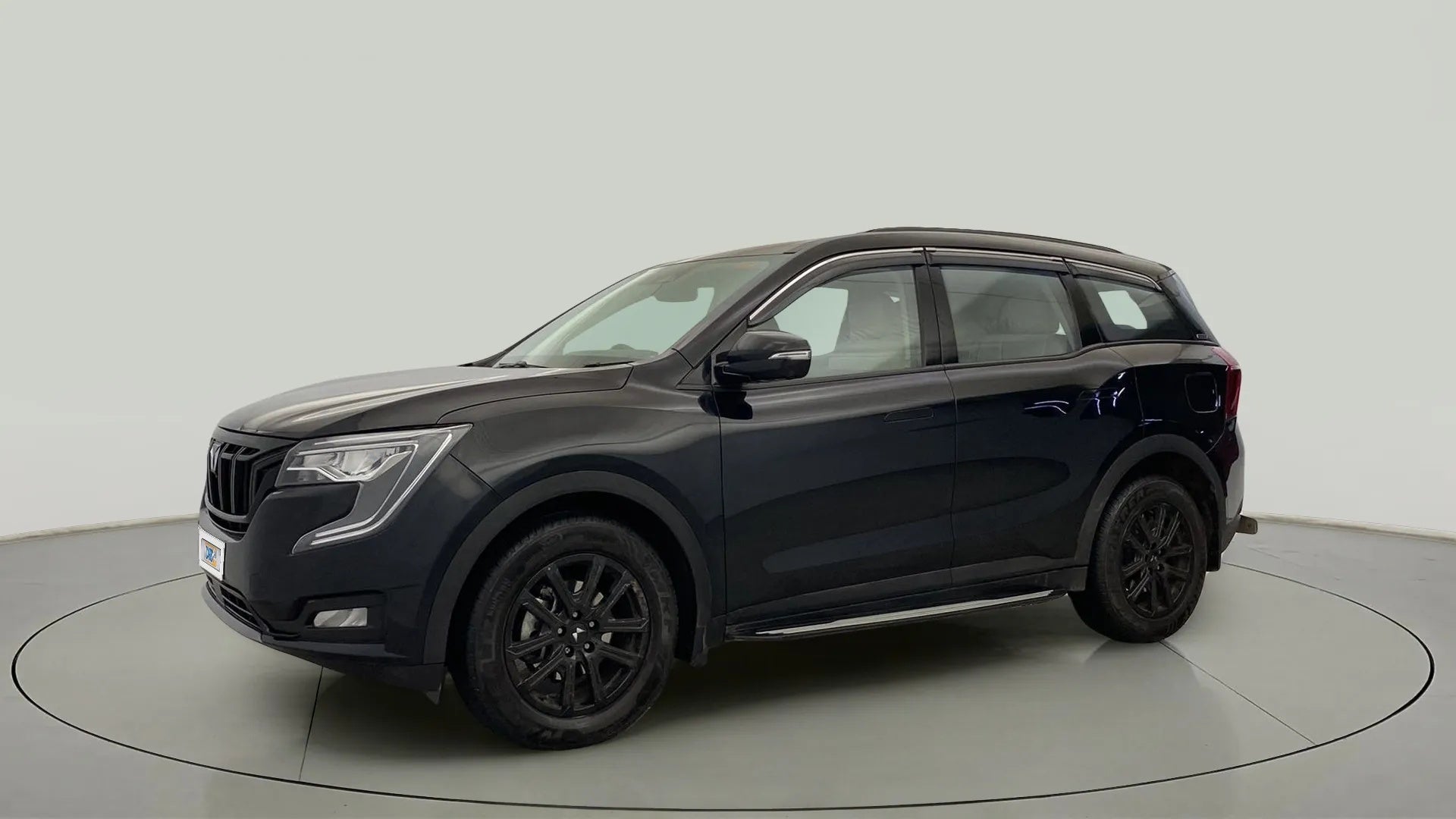 Front three-quarter view of a Mahindra XUV700