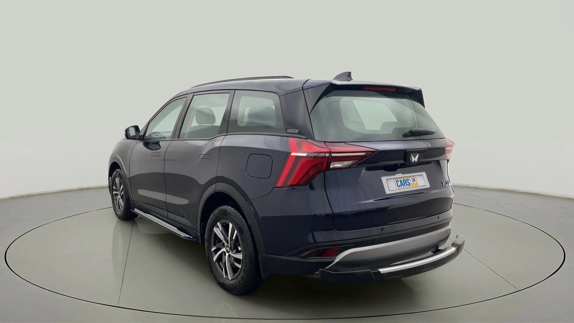 Rear three-quarter view of a Mahindra XUV700