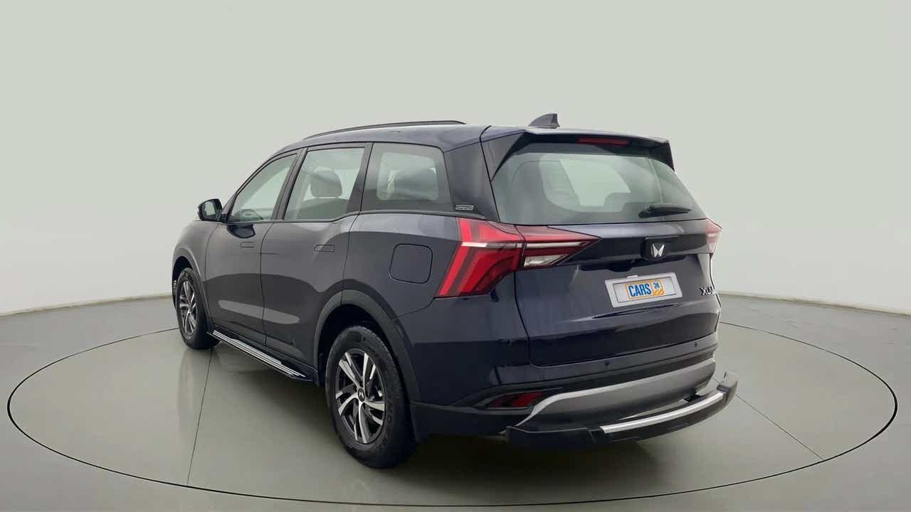 Rear three-quarter view of a Mahindra XUV700