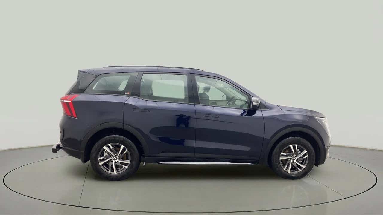 Side view of a Mahindra XUV700