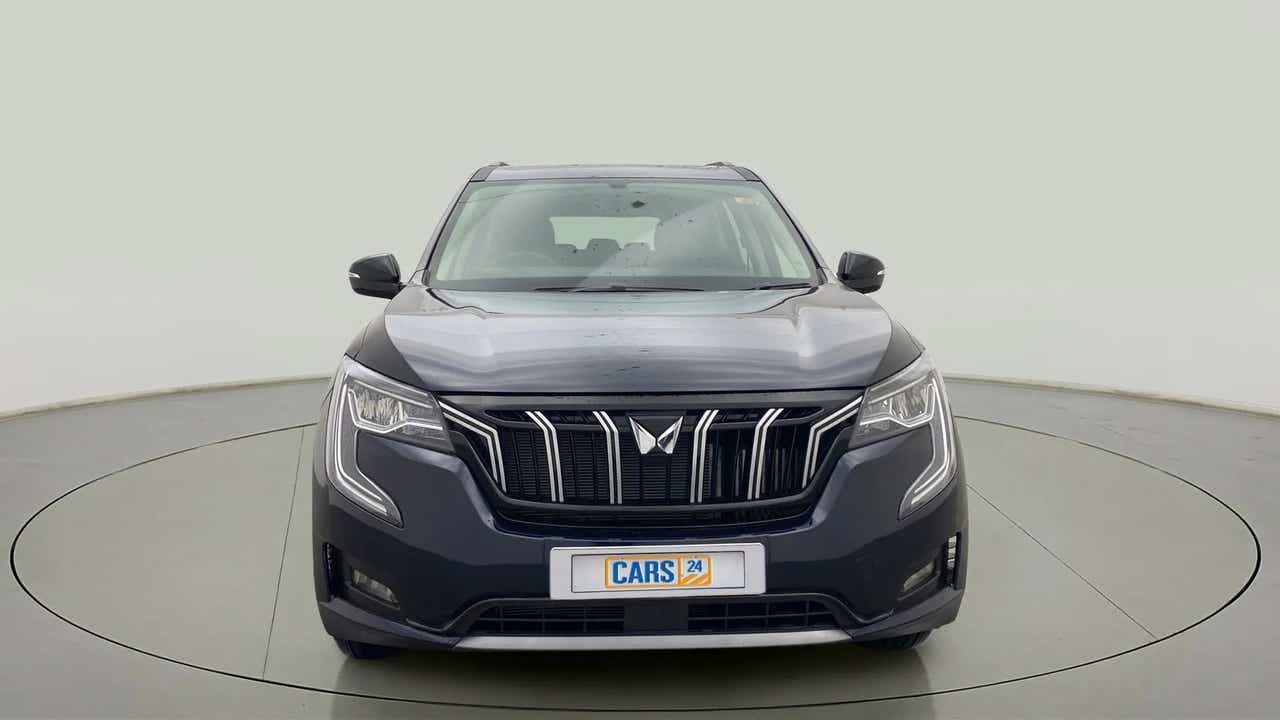 Front view of a Mahindra XUV700