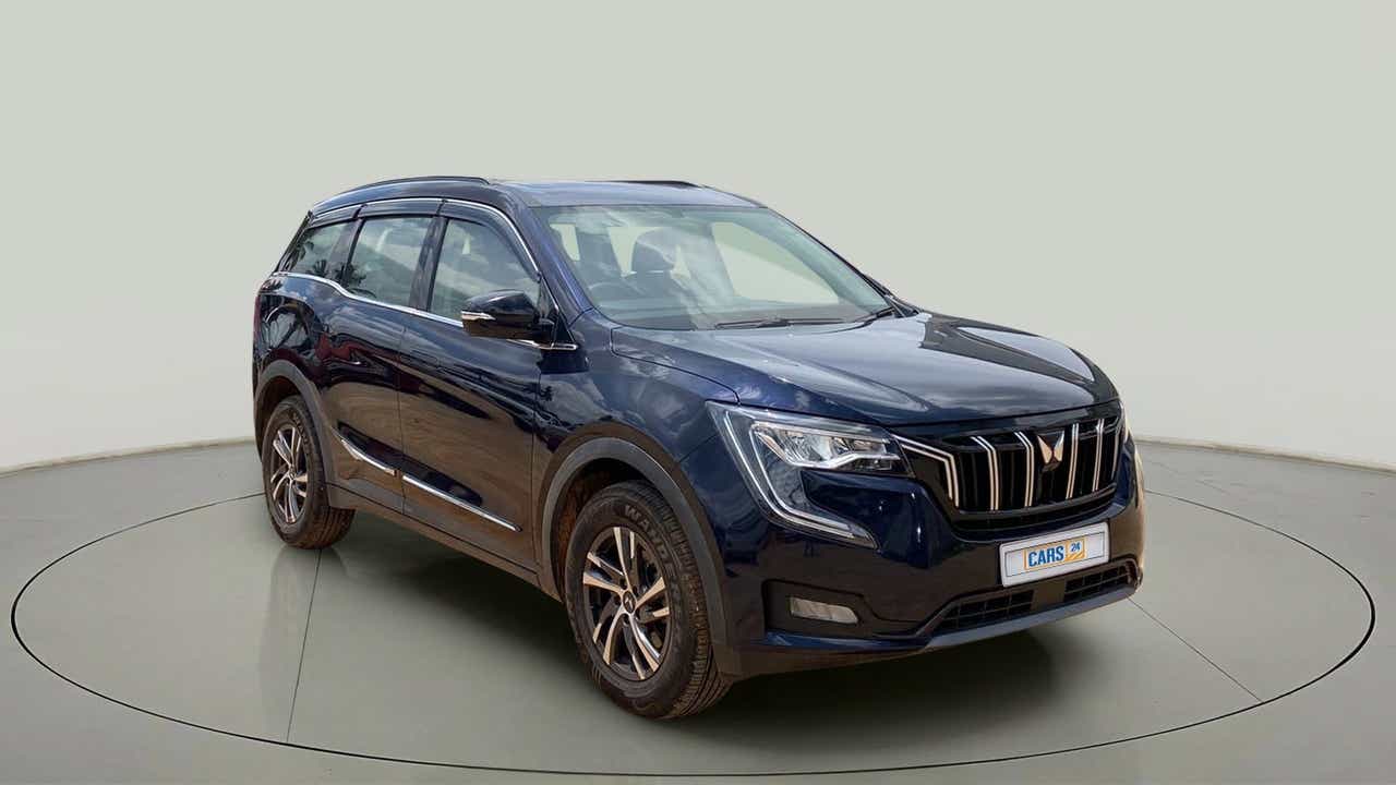 Front three-quarter view of a Mahindra XUV700