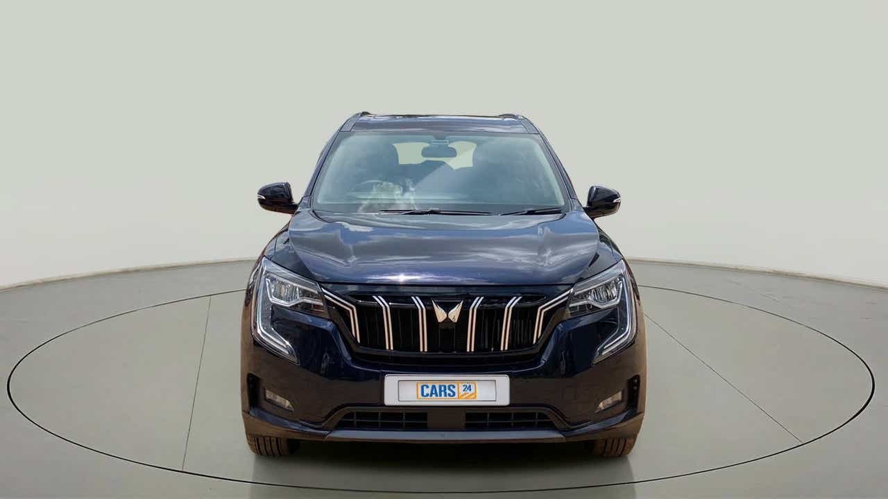 Front view of a Mahindra XUV700