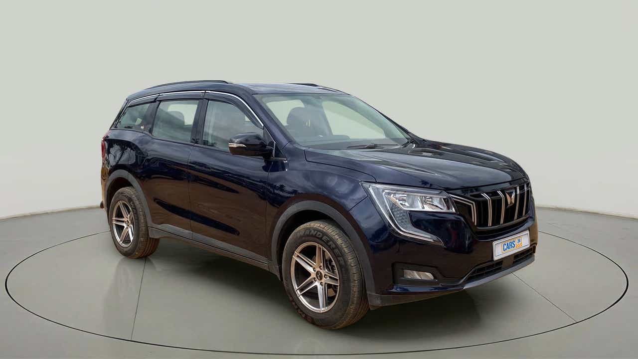 Front three-quarter view of a Mahindra XUV700