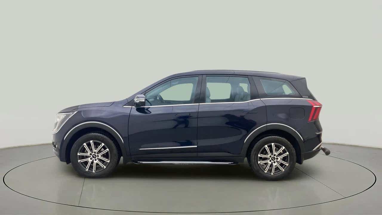 Side view of a Mahindra XUV700