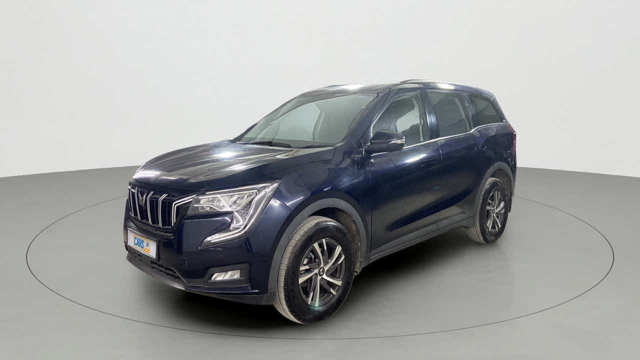 Front three-quarter of a Mahindra XUV700