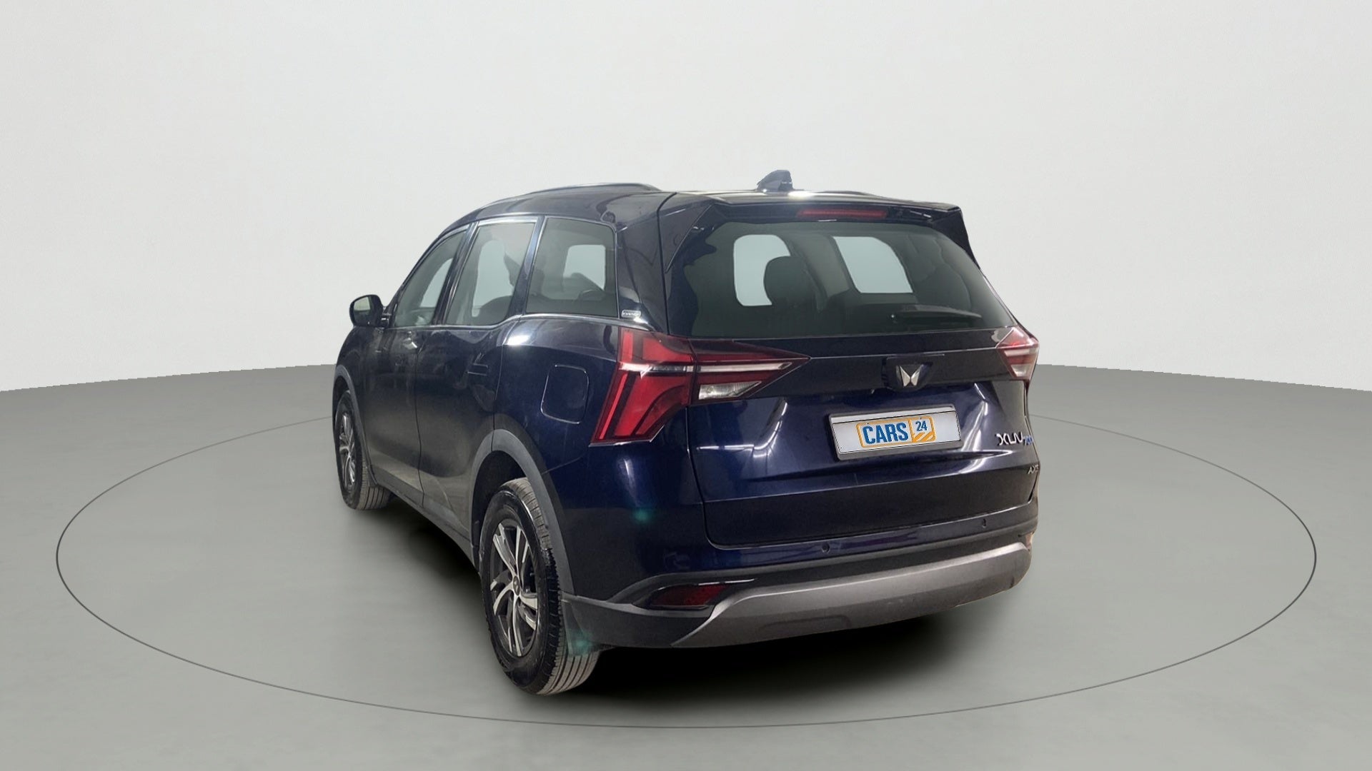 Rear three-quarter view of a Mahindra XUV700