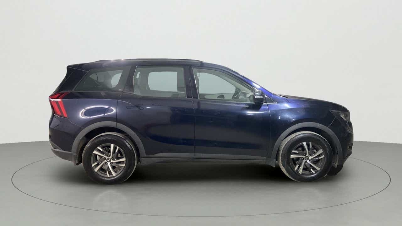 Side view of a Mahindra XUV700