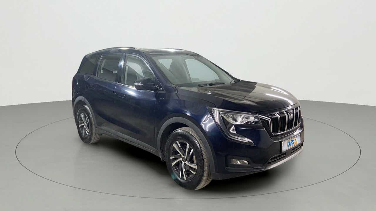 Front three-quarter view of a Mahindra XUV700