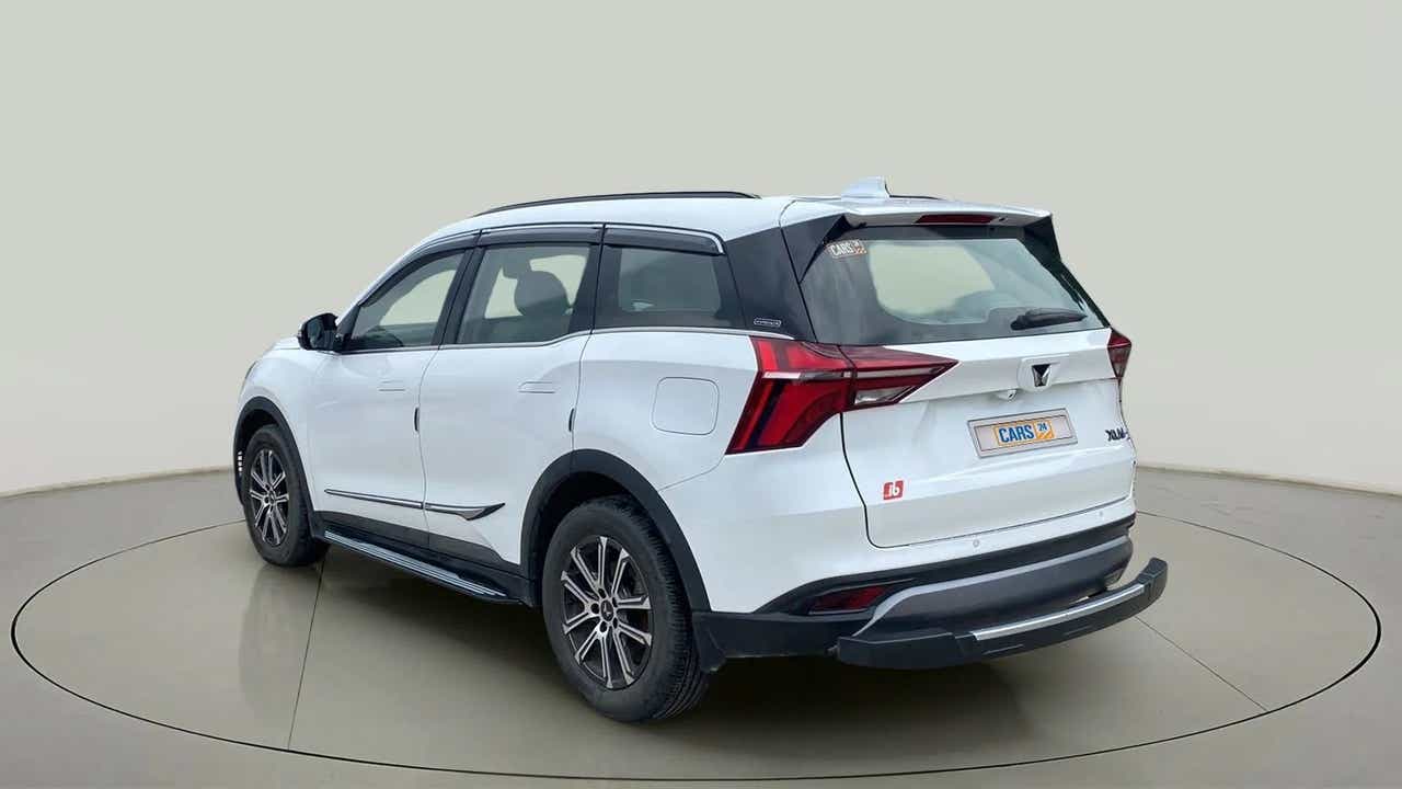 Rear three-quarter view of a Mahindra XUV700