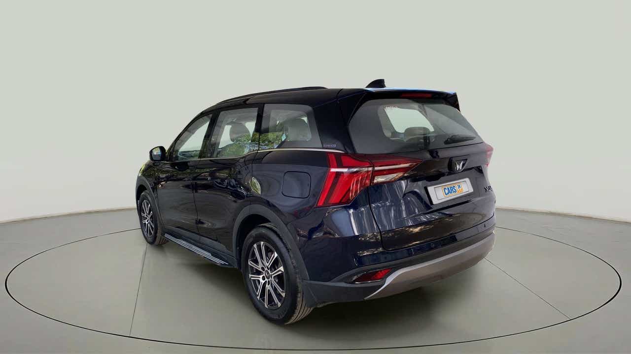 Rear three-quarter of a Mahindra XUV700