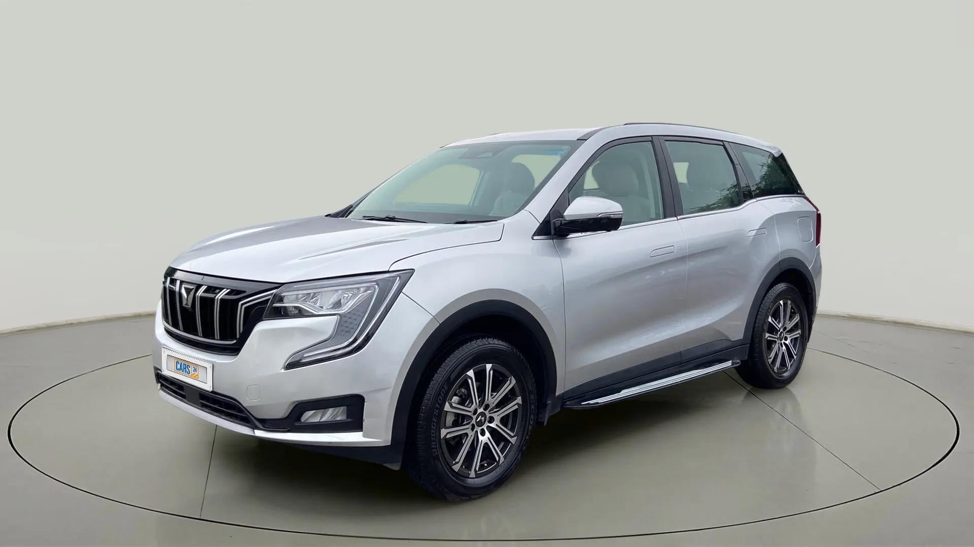 Front three-quarter view of a Mahindra XUV700