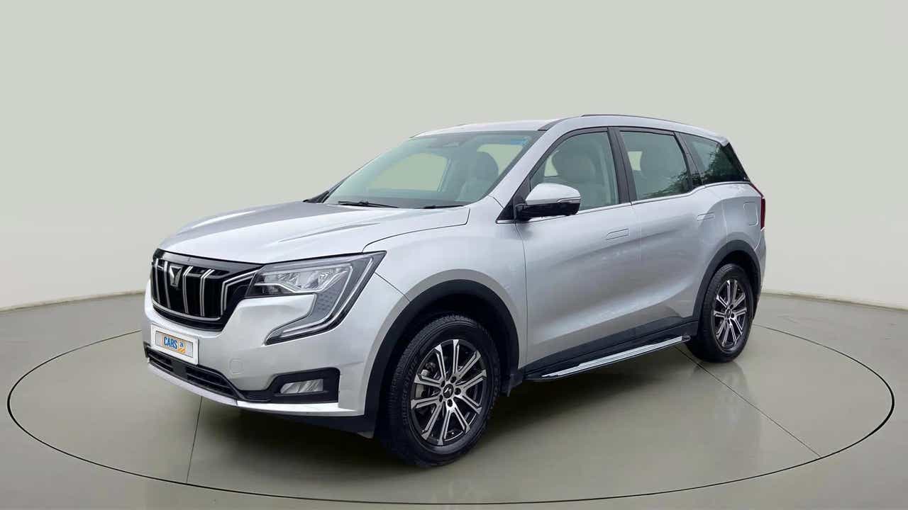 Front three-quarter view of a Mahindra XUV700