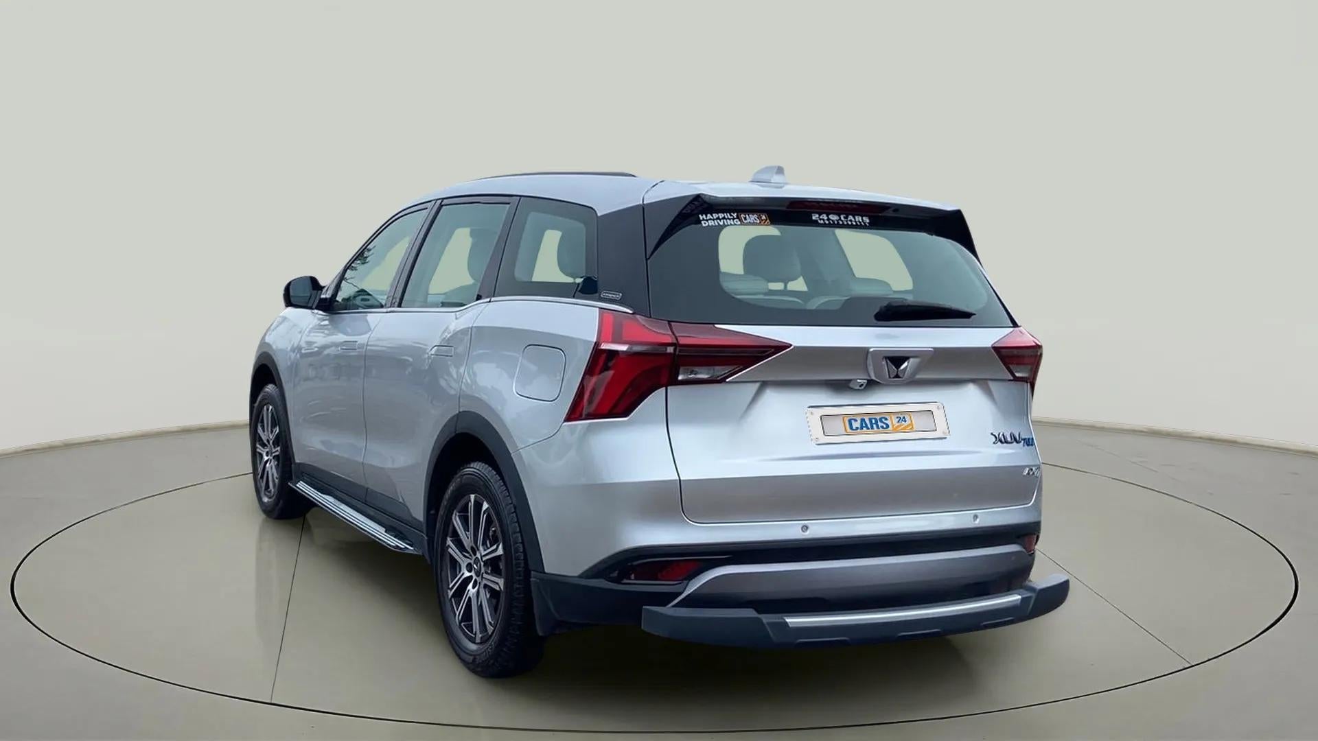 Rear three-quarter view of a Mahindra XUV700