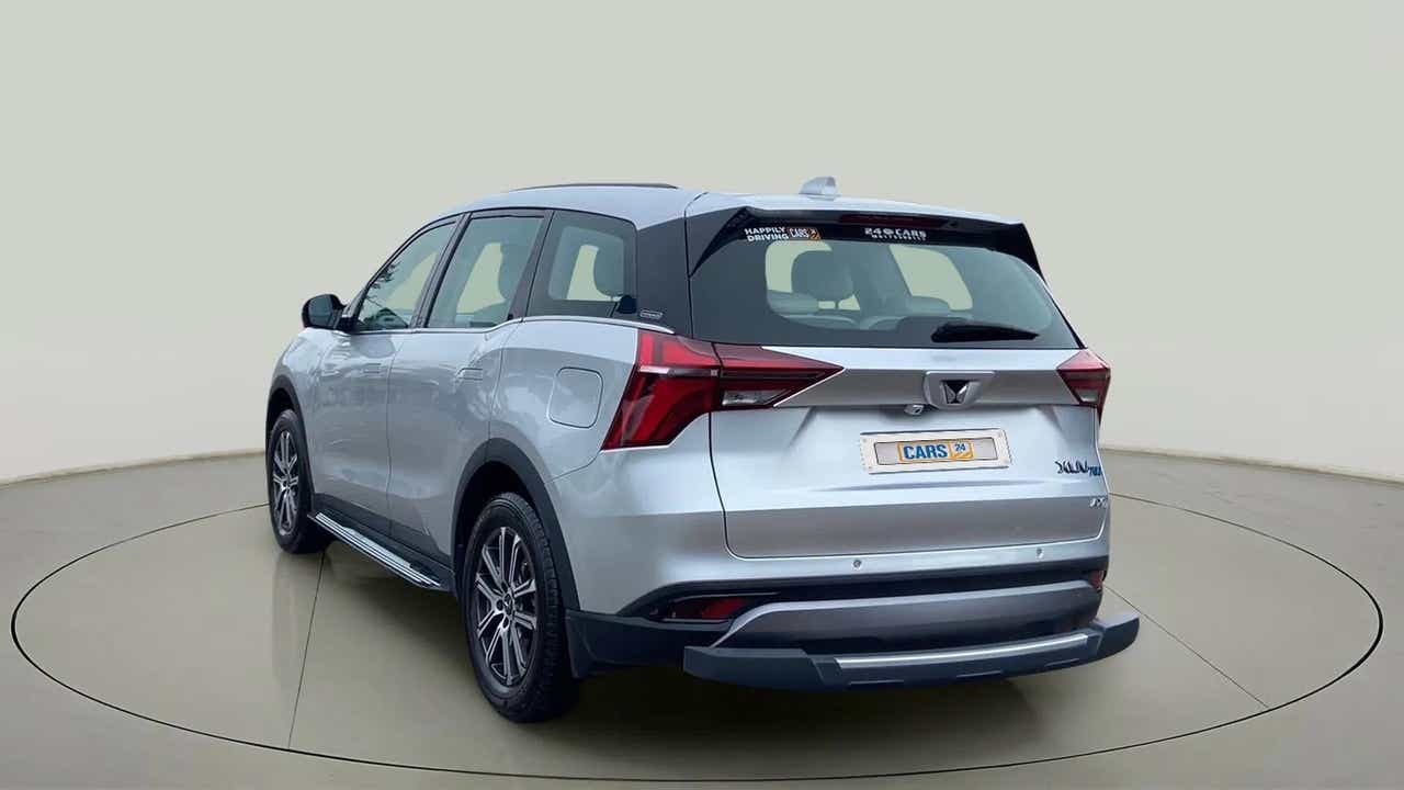 Rear three-quarter view of a Mahindra XUV700
