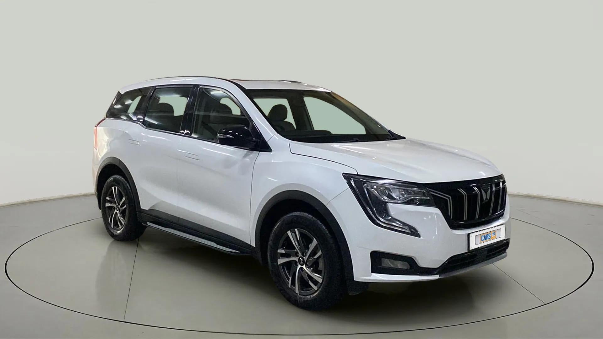 Front three-quarter view of a Mahindra XUV700