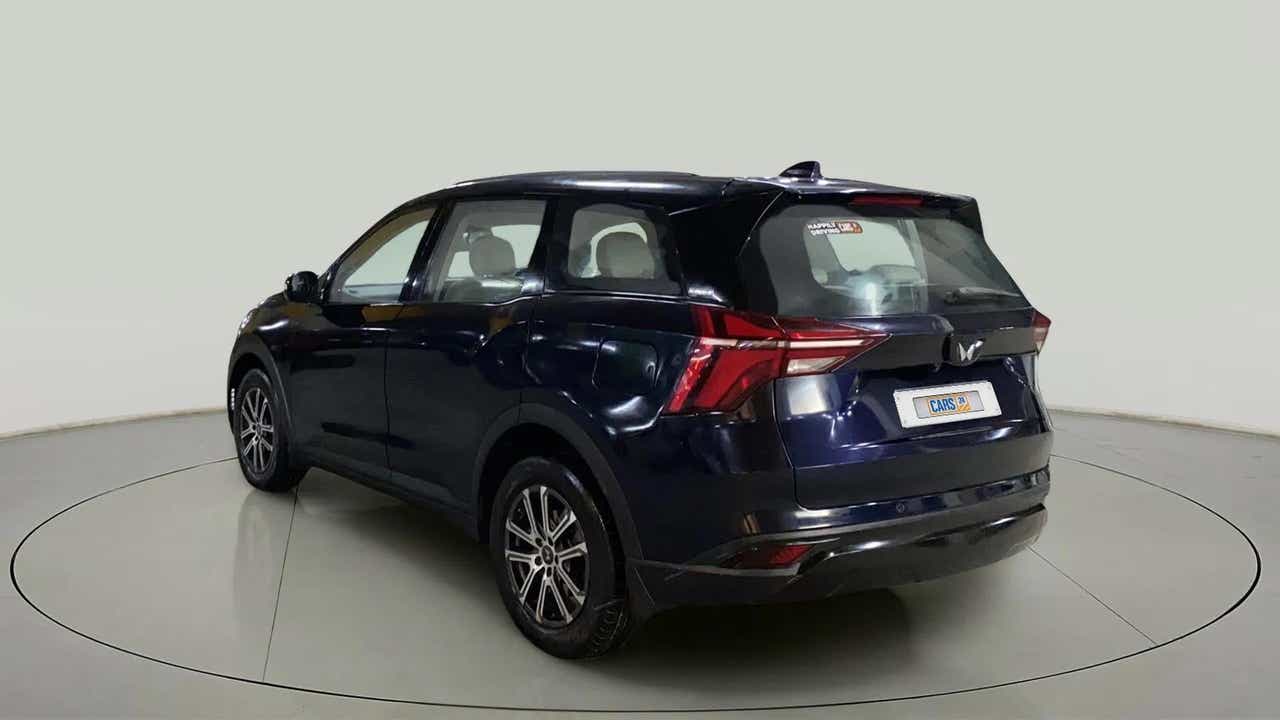 Rear three-quarter of a Mahindra XUV700