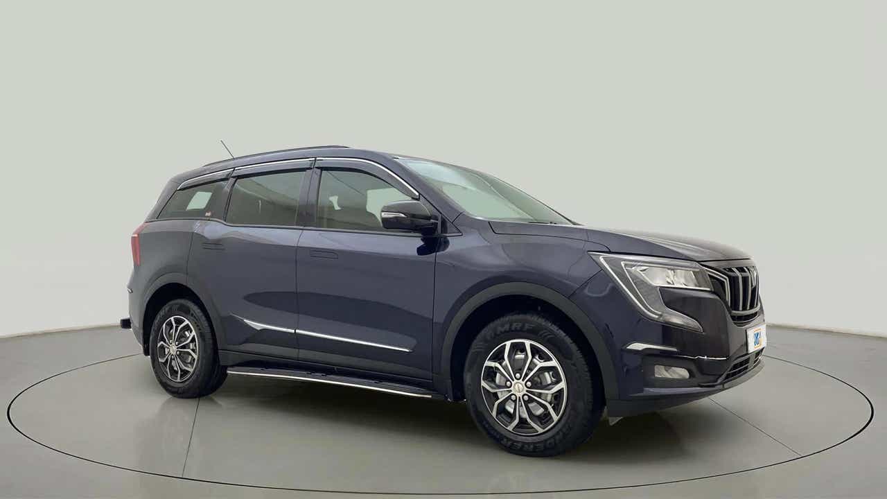 Side view of a Mahindra XUV700